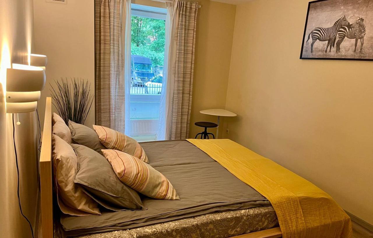 Cozy Vibes Like Home It Is Quiet Apartment With Three Bedrooms Riga Exterior photo