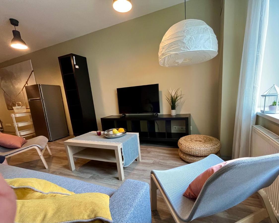 Cozy Vibes Like Home It Is Quiet Apartment With Three Bedrooms Riga Exterior photo